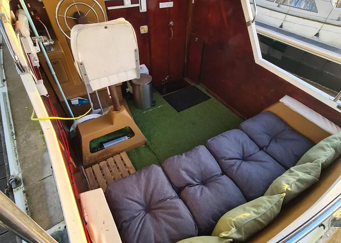 Botel Bateau Ouistreham